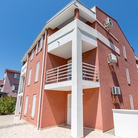 Apartments Melania & Antonia Baska  Luaran gambar