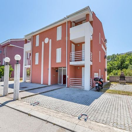 Apartments Melania & Antonia Baska  Luaran gambar