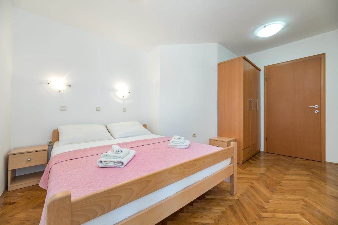 Apartments Melania & Antonia Baska  Luaran gambar