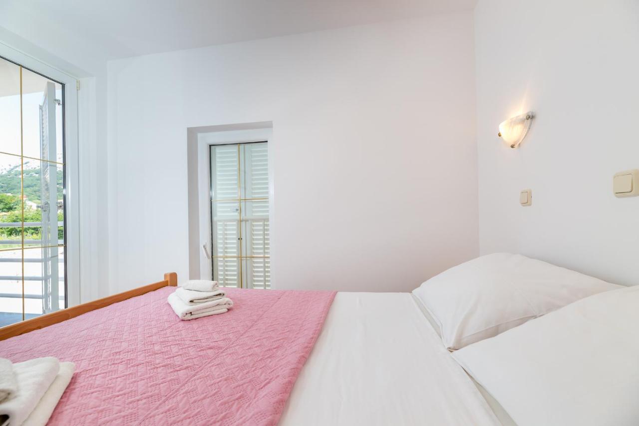 Apartments Melania & Antonia Baska  Luaran gambar