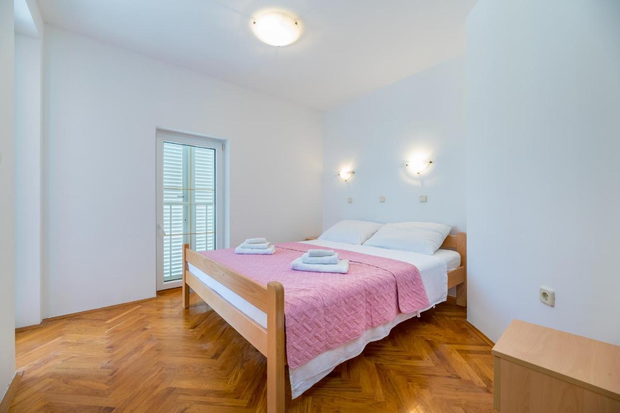 Apartments Melania & Antonia Baska  Luaran gambar