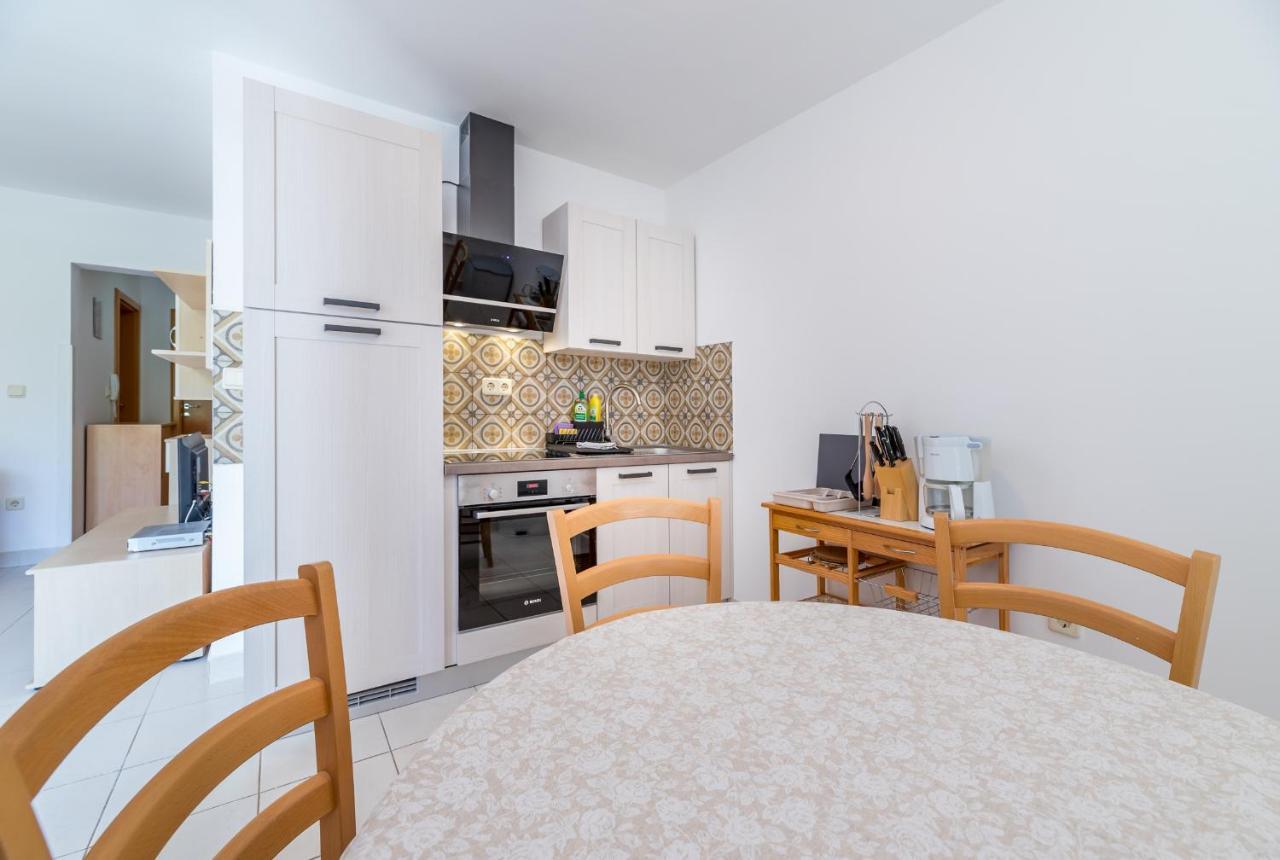 Apartments Melania & Antonia Baska  Luaran gambar