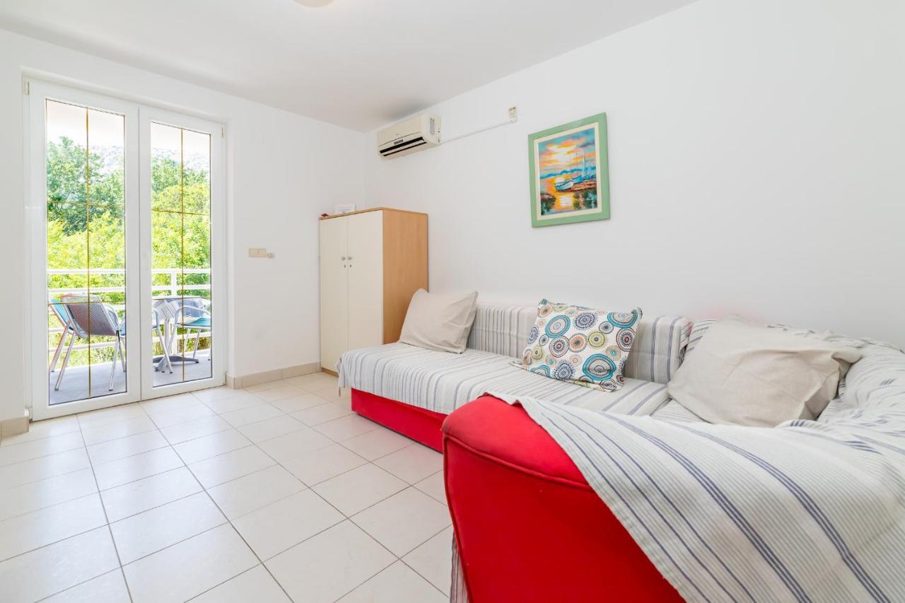 Apartments Melania & Antonia Baska  Luaran gambar