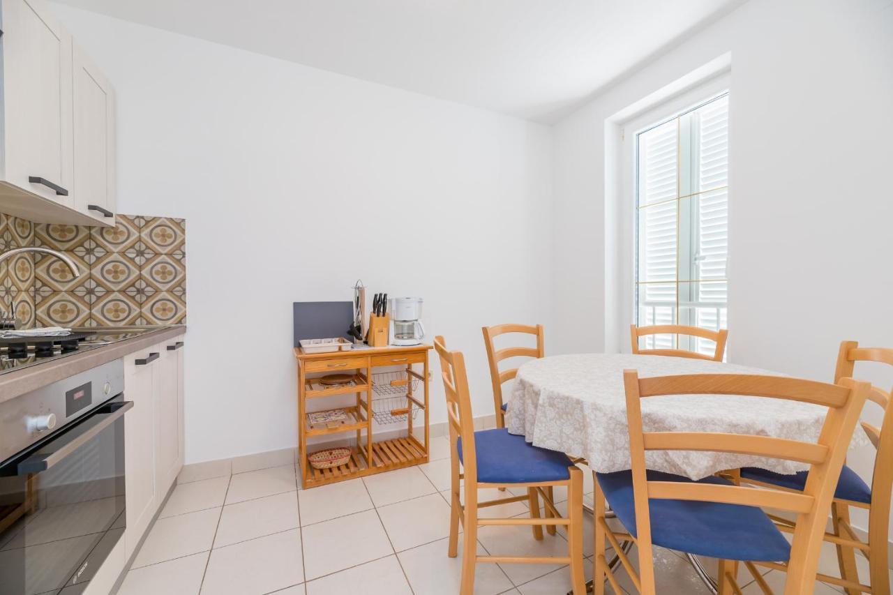Apartments Melania & Antonia Baska  Luaran gambar