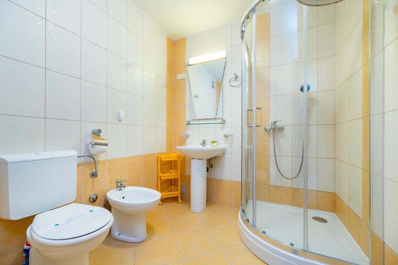 Apartments Melania & Antonia Baska  Luaran gambar