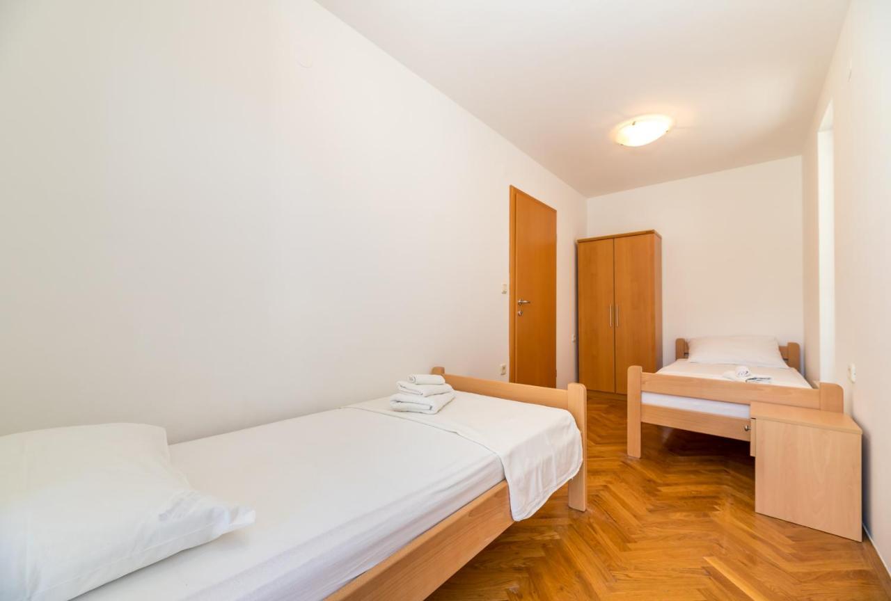 Apartments Melania & Antonia Baska  Luaran gambar