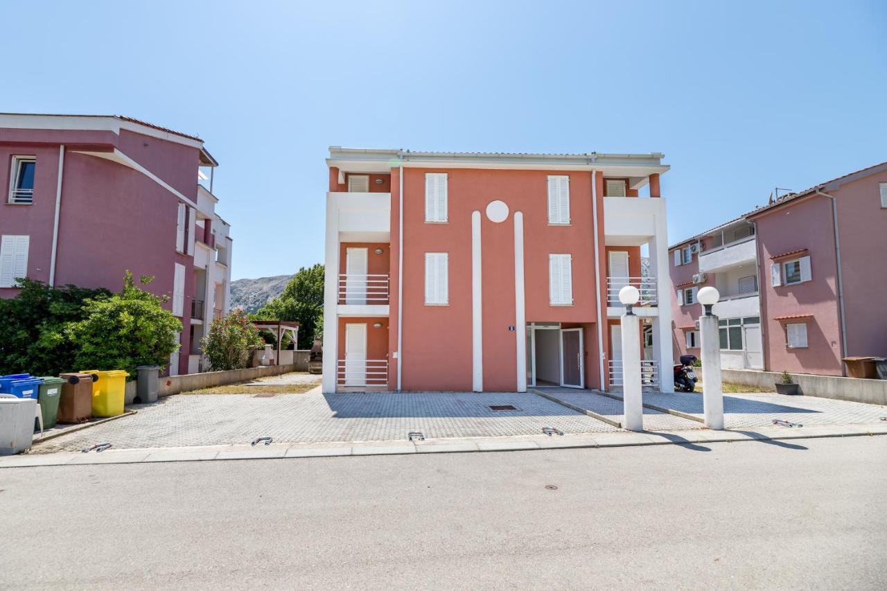 Apartments Melania & Antonia Baska  Luaran gambar