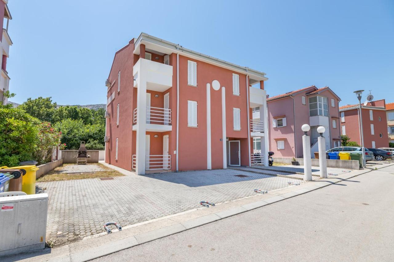Apartments Melania & Antonia Baska  Luaran gambar