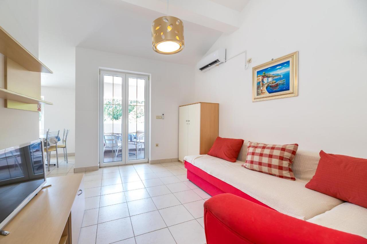 Apartments Melania & Antonia Baska  Luaran gambar