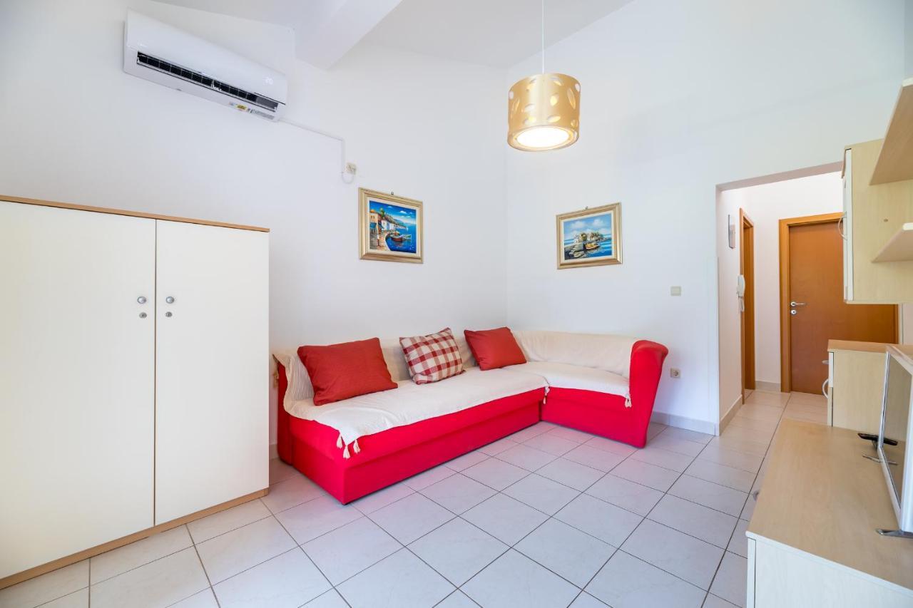 Apartments Melania & Antonia Baska  Luaran gambar